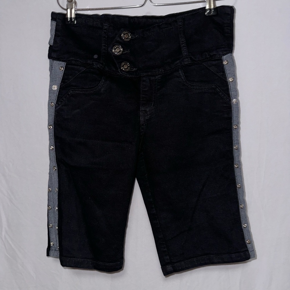 Tabbachi Women’s Black Denim Colombian Shorts